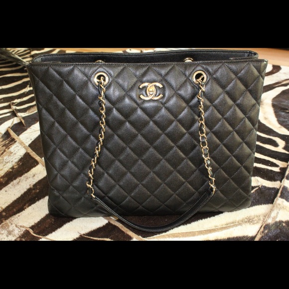 Chanel handbag - Picture 1 of 3